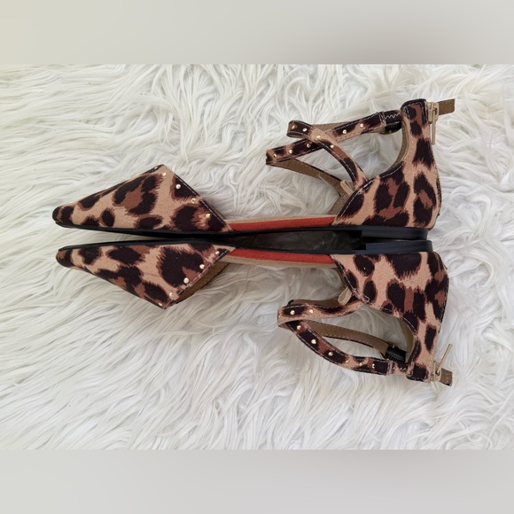 Old Navy Strappy Dorsay Leopard Flats - Picture 4 of 7